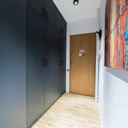Apartamento Szydlowska Comfort By Bookinghost *